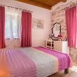 Casa Lukas * بوريتش